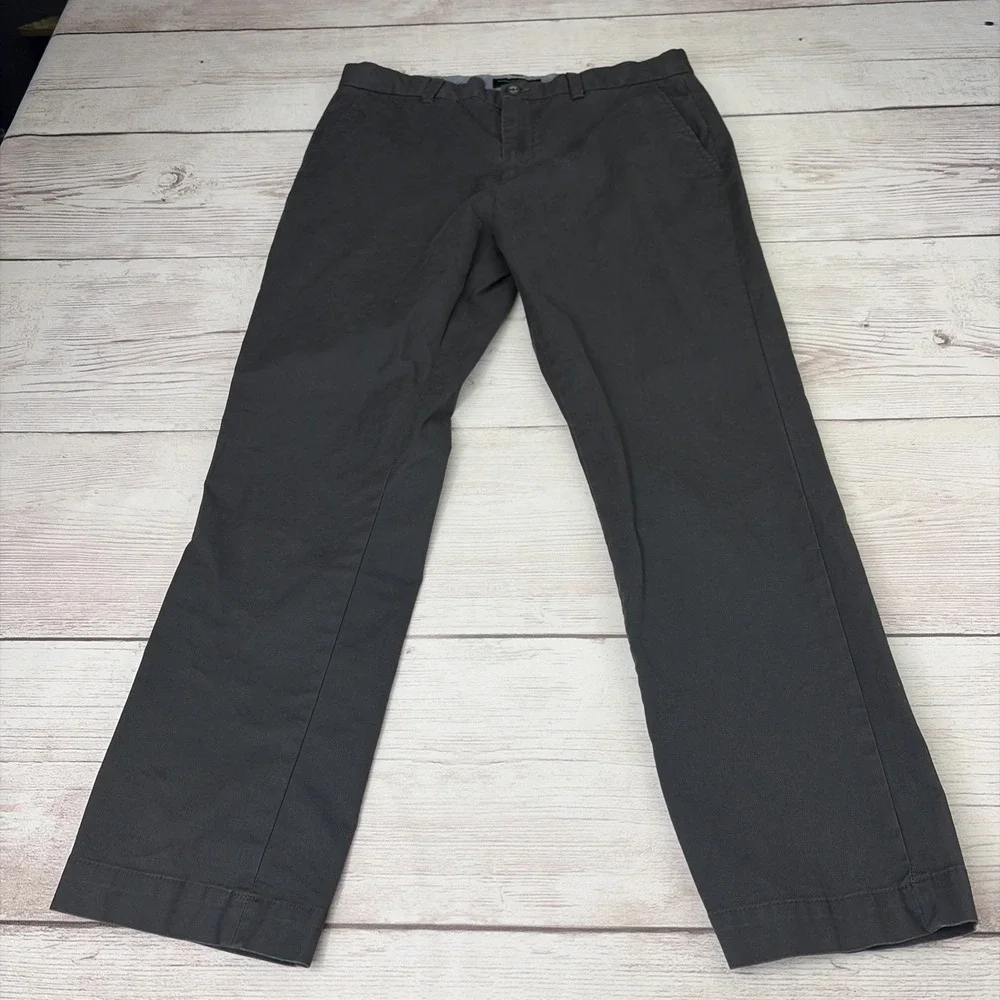 Banana Republic Men's 33x30 Charcoal Gray Aiden Chino Straight Pant Excellent